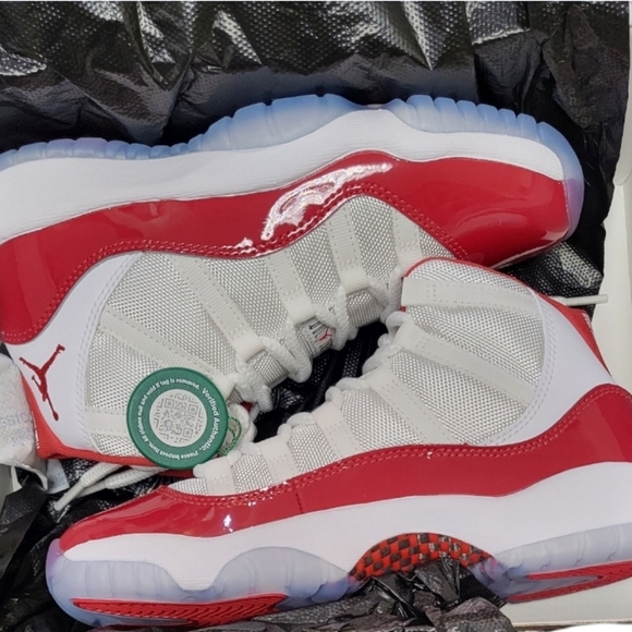 Retro 11 Cherry Jordan's - Picture 7 of 11